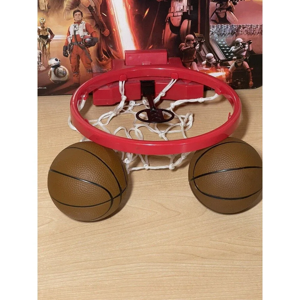 Star Wars: The Force Awakens Hangin' Hoops with two Basketballs